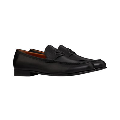 V-Logo The Bold Edition Loafers